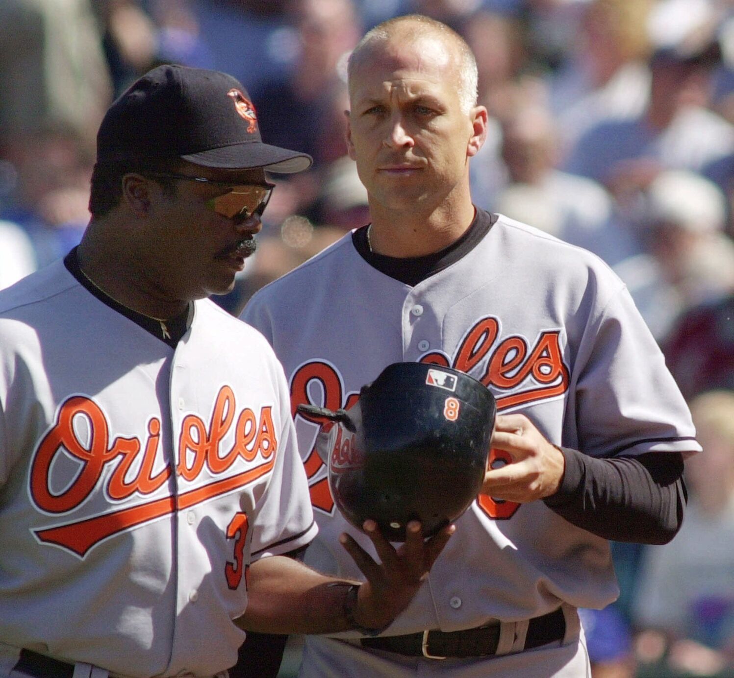 2000: Cal Ripken becomes 24th player to reach 3,000 hits